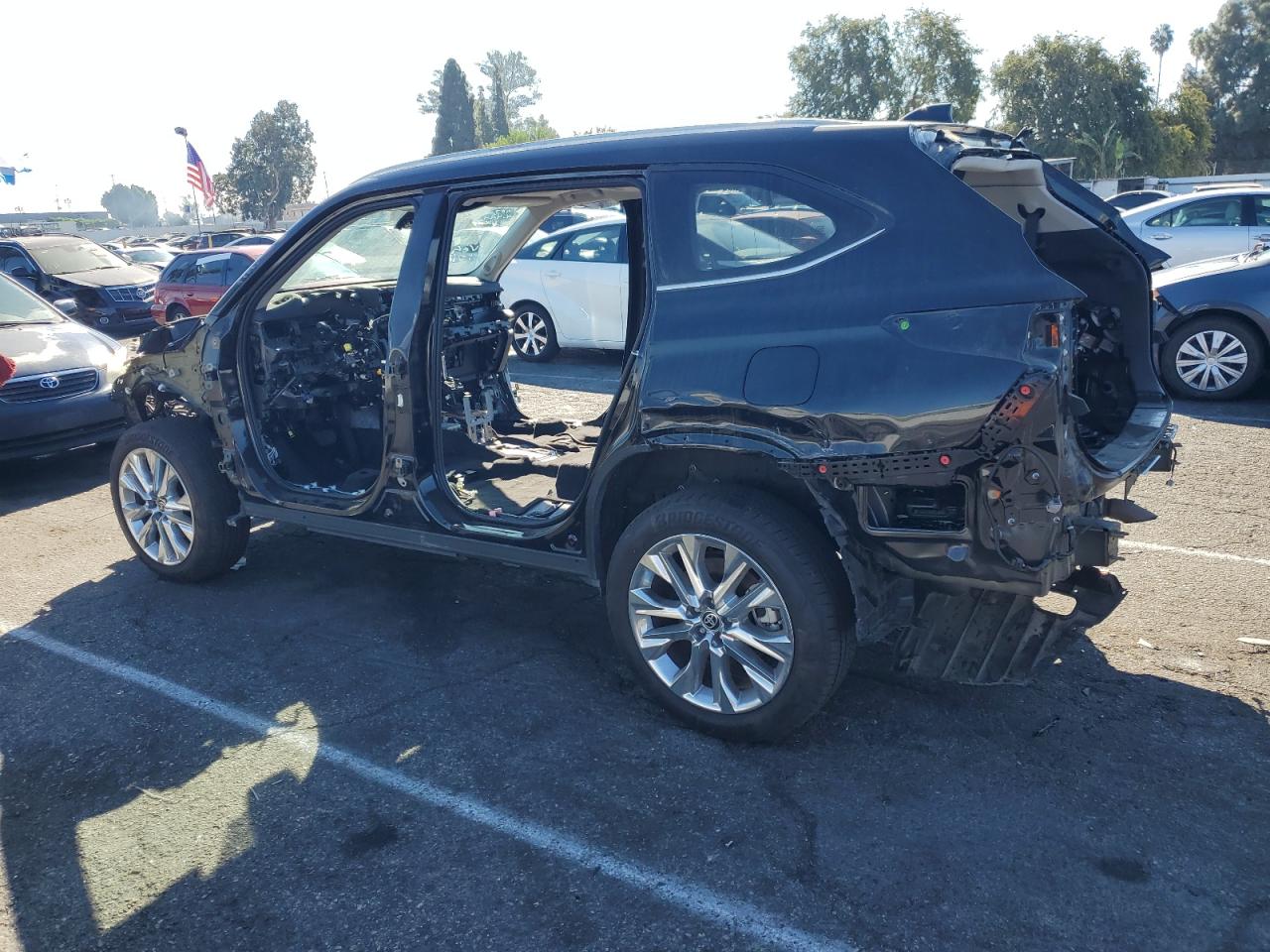 VIN 5TDKDRAH6PS005930 2023 TOYOTA HIGHLANDER no.2