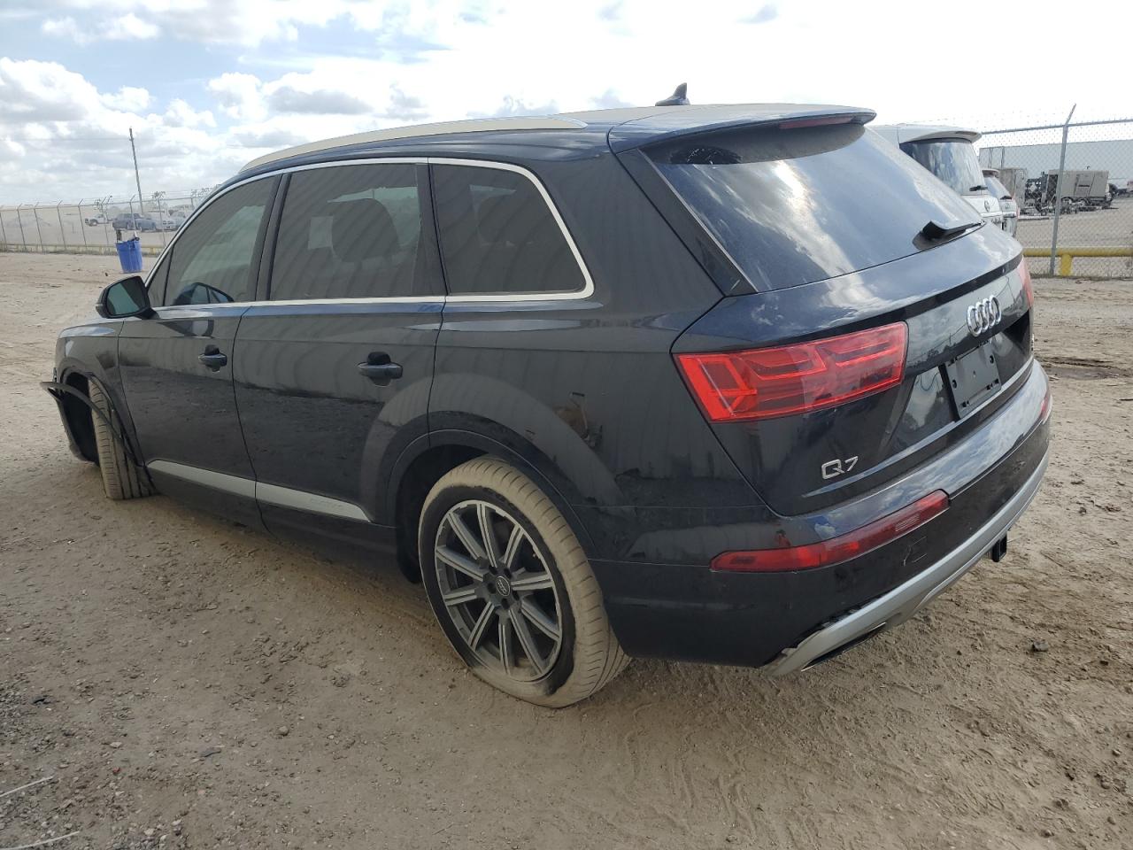 2018 Audi Q7 - Image 2