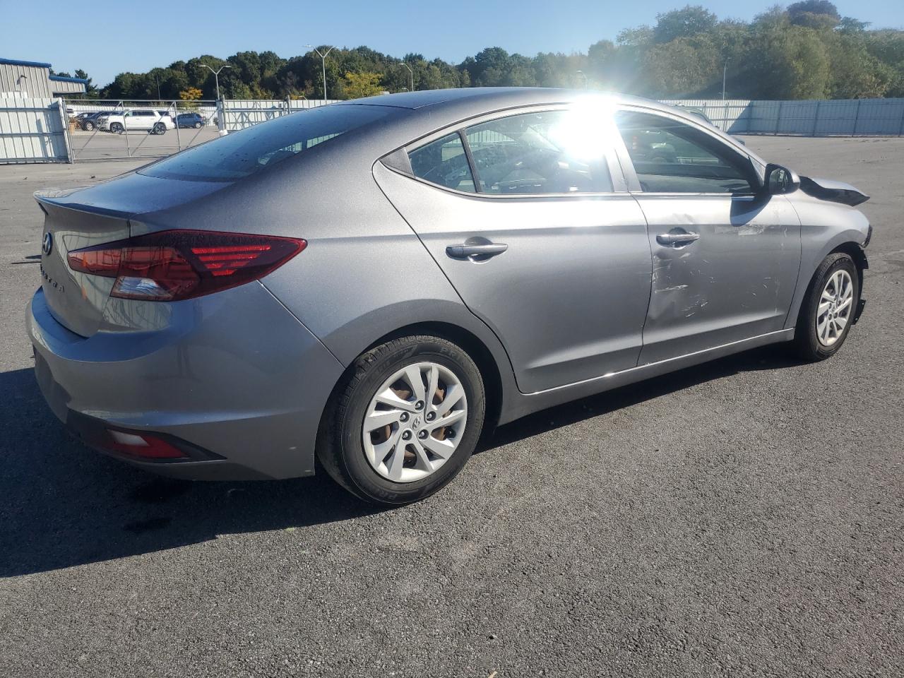 VIN 5NPD74LFXKH481028 2019 HYUNDAI ELANTRA no.3