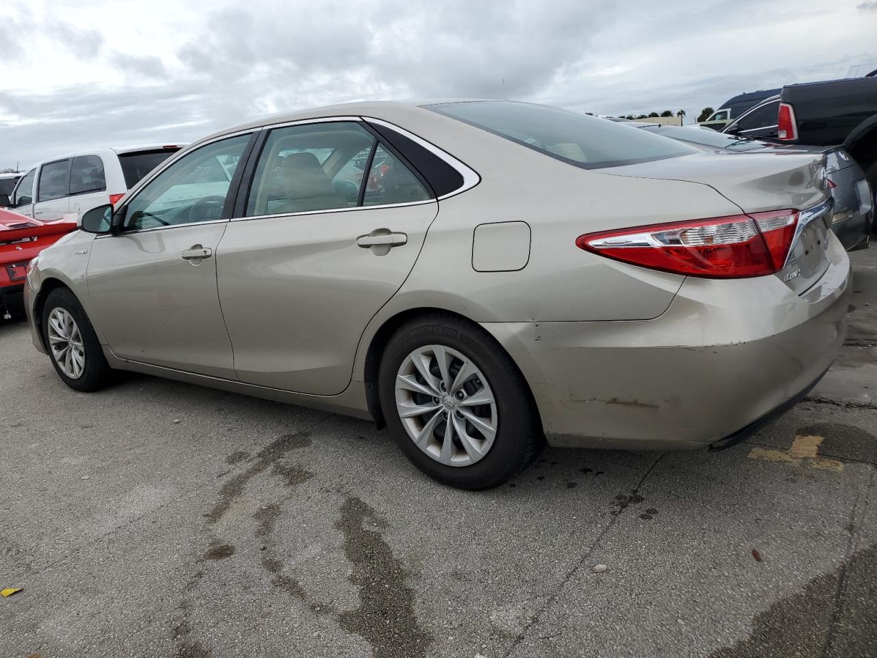 4T1BD1FK9FU176781 2015 TOYOTA CAMRY - Image 2