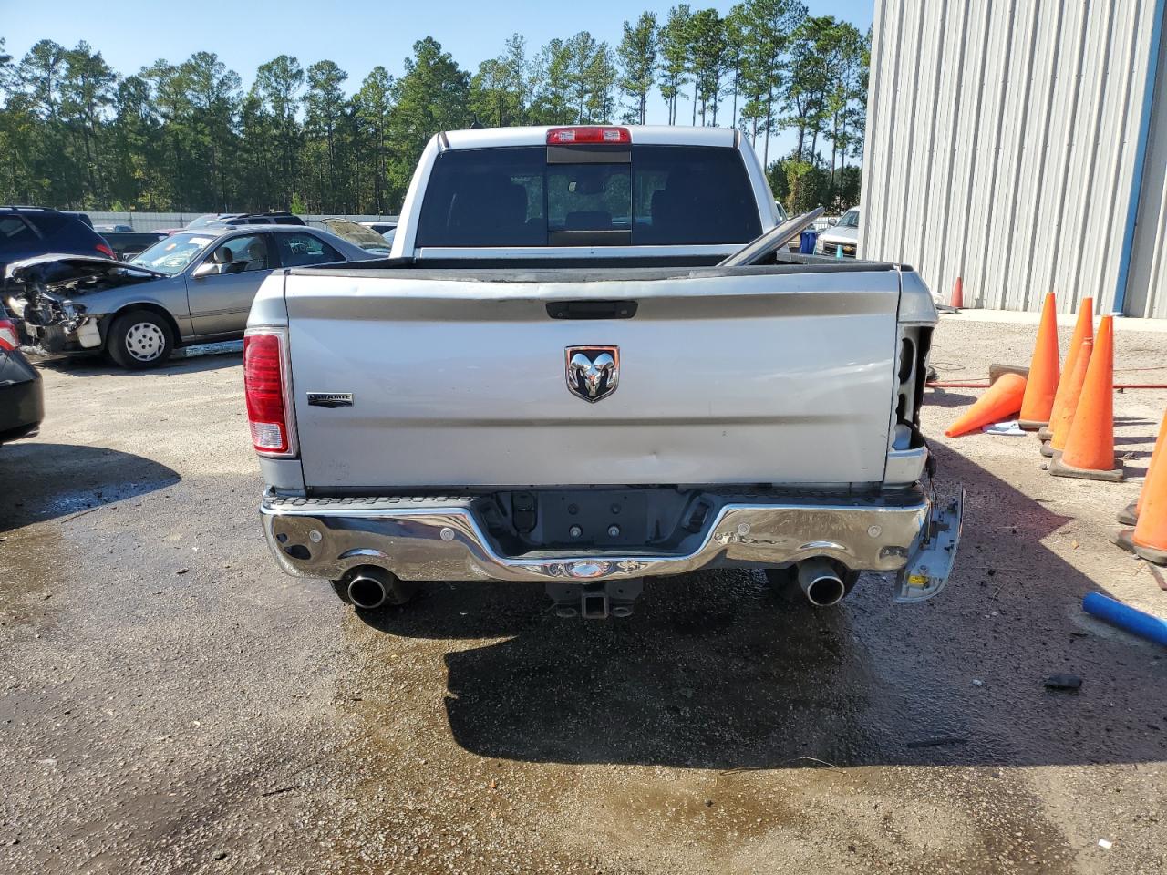 1C6RR6NT4FS755028 2015 Ram 1500 Laramie