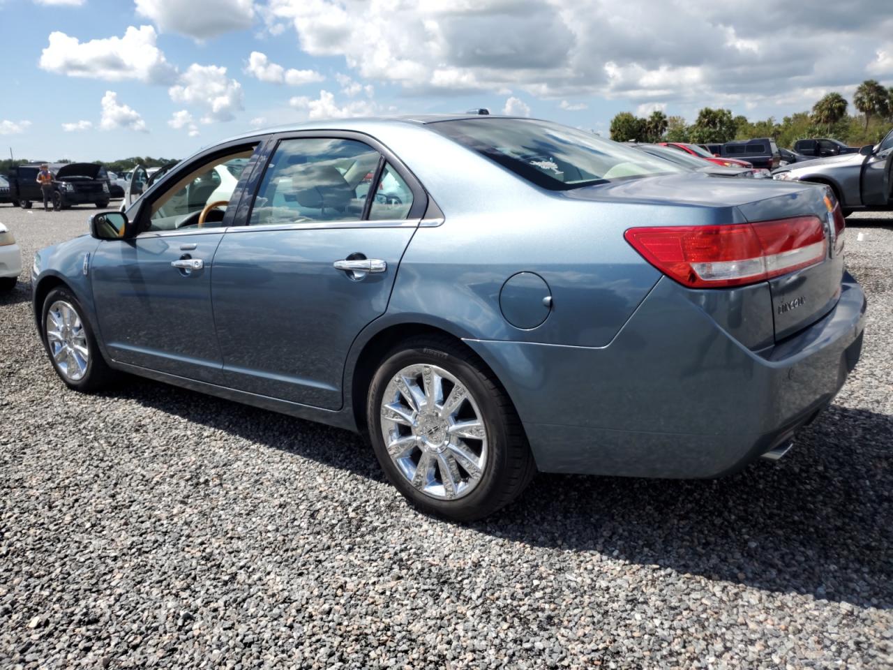 2011 Lincoln MKZ - Image 2