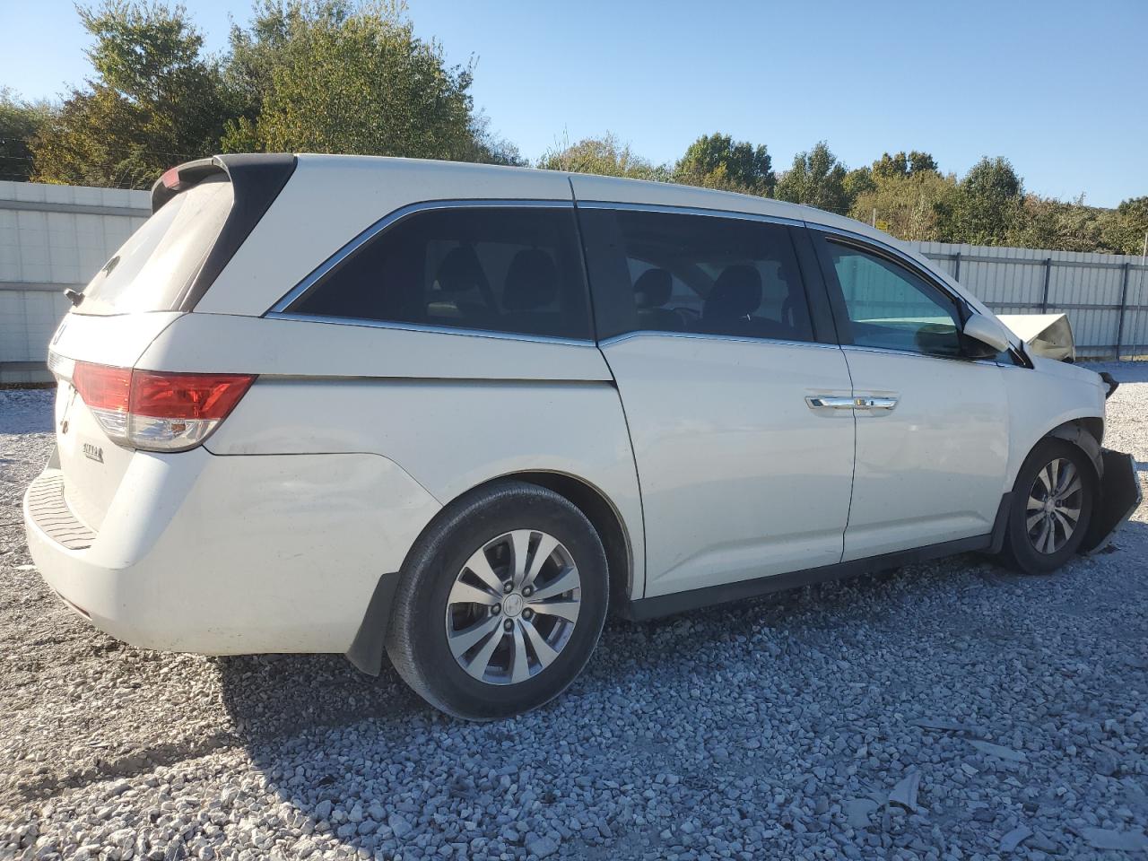 2015 Honda Odyssey - Image 3