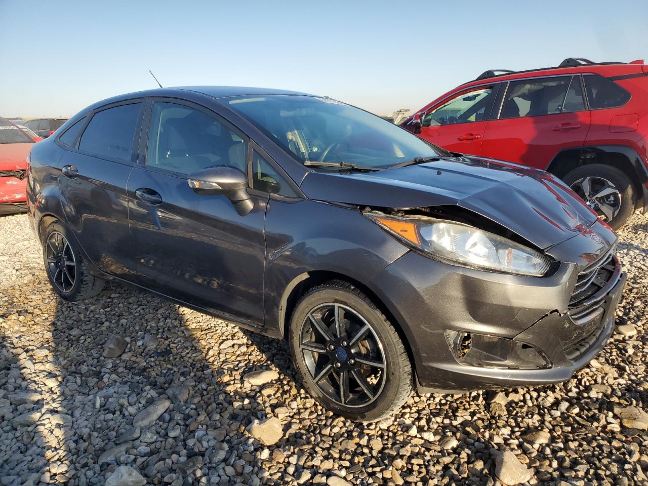 VIN 3FADP4BJ1KM130238 2019 FORD FIESTA no.4