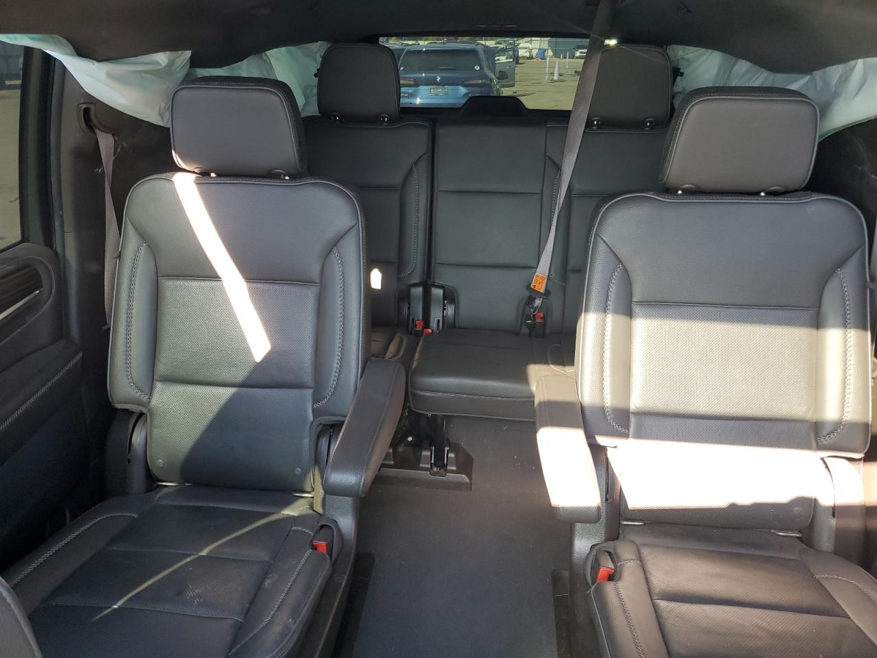 2022 GMC Yukon - Image 10
