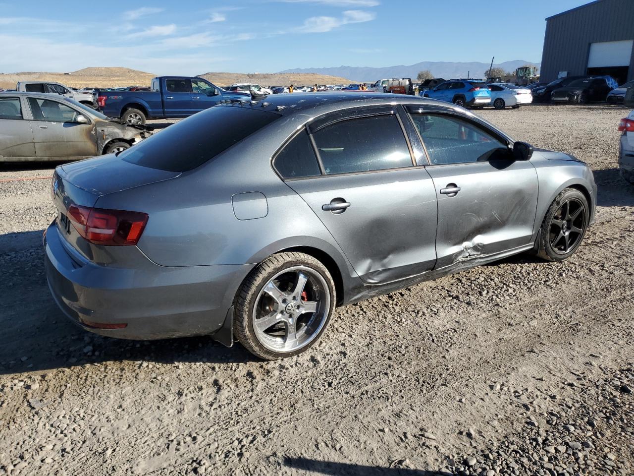 2016 Volkswagen Jetta - Image 3