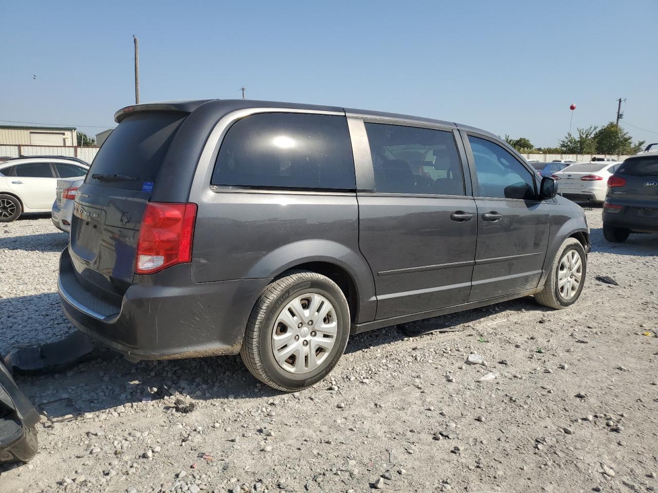 2017 Dodge Caravan - Image 3