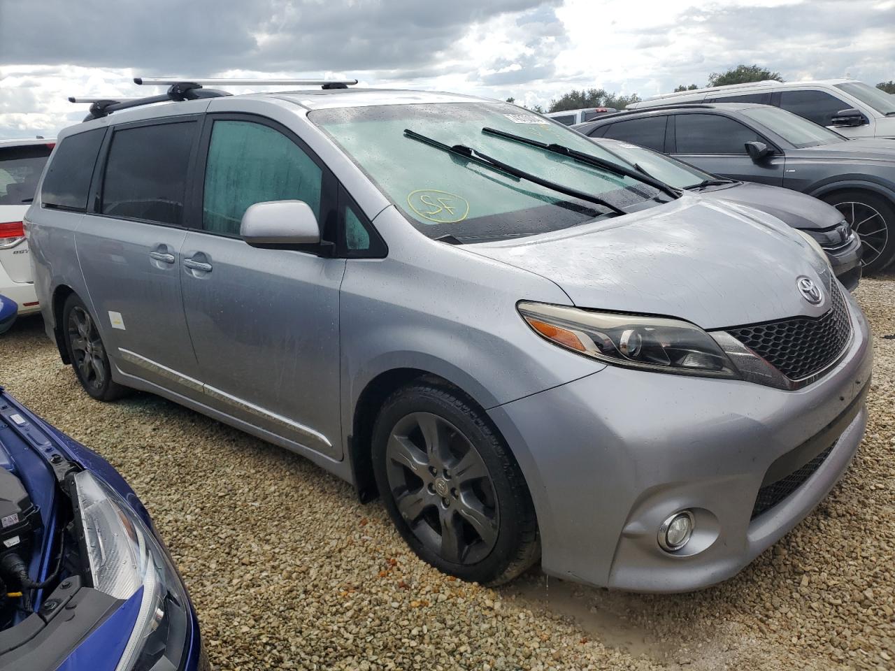 2016 Toyota Sienna - Image 4
