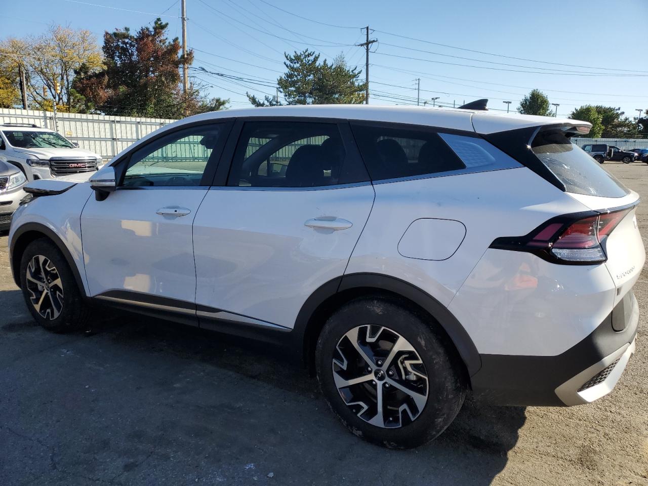 2023 Kia Sportage - Image 2