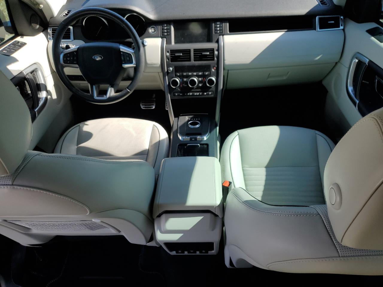 2019 Land Rover Discovery - Image 8