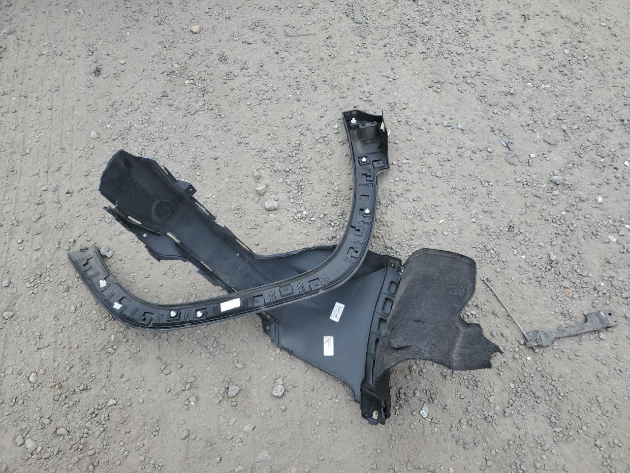 2020 GMC Terrain - Image 13