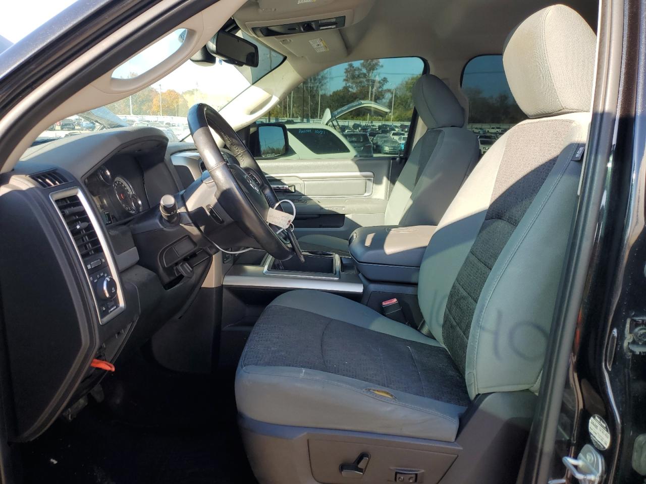 2015 RAM 1500 - Image 7