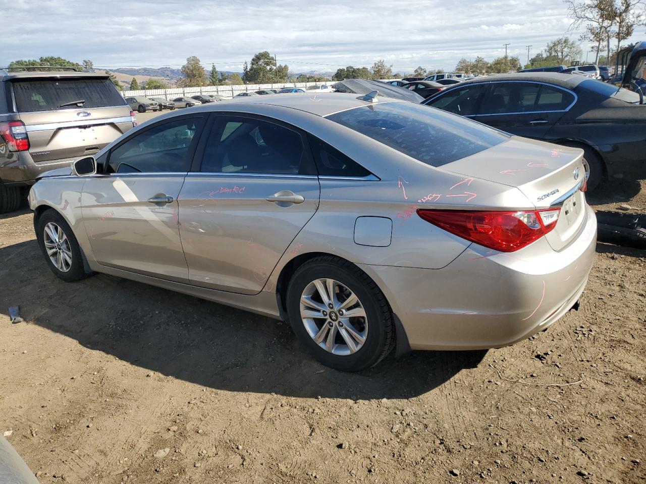 2011 Hyundai Sonata - Image 2