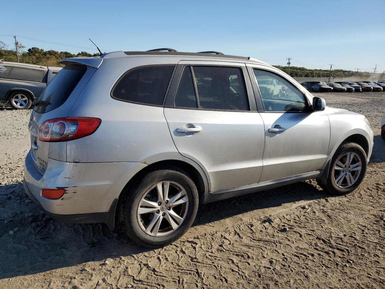 2010 Hyundai Santa Fe - Image 3