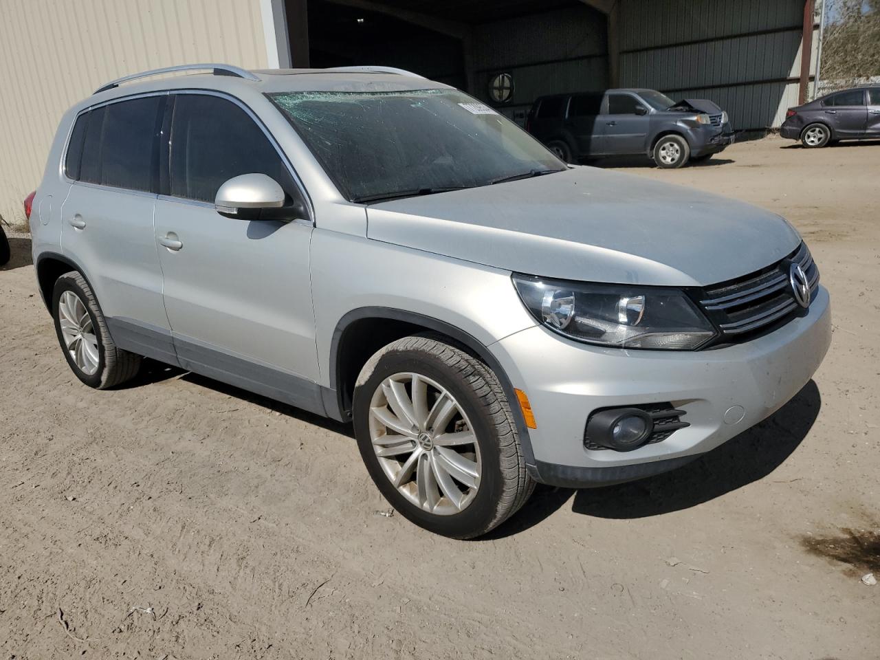 2015 Volkswagen Tiguan - Image 4