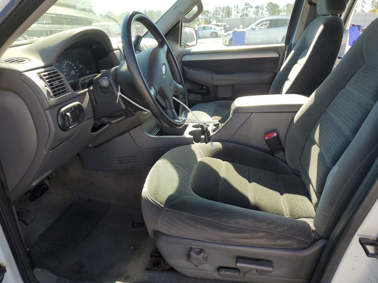 2003 Ford Explorer - Image 7