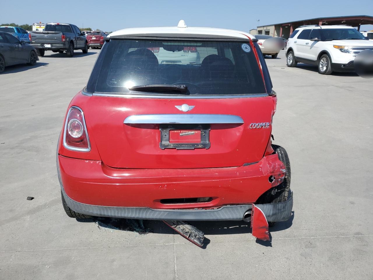 2011 Mini Cooper VIN: WMWSU3C5XBT095932 Lot: 75813104