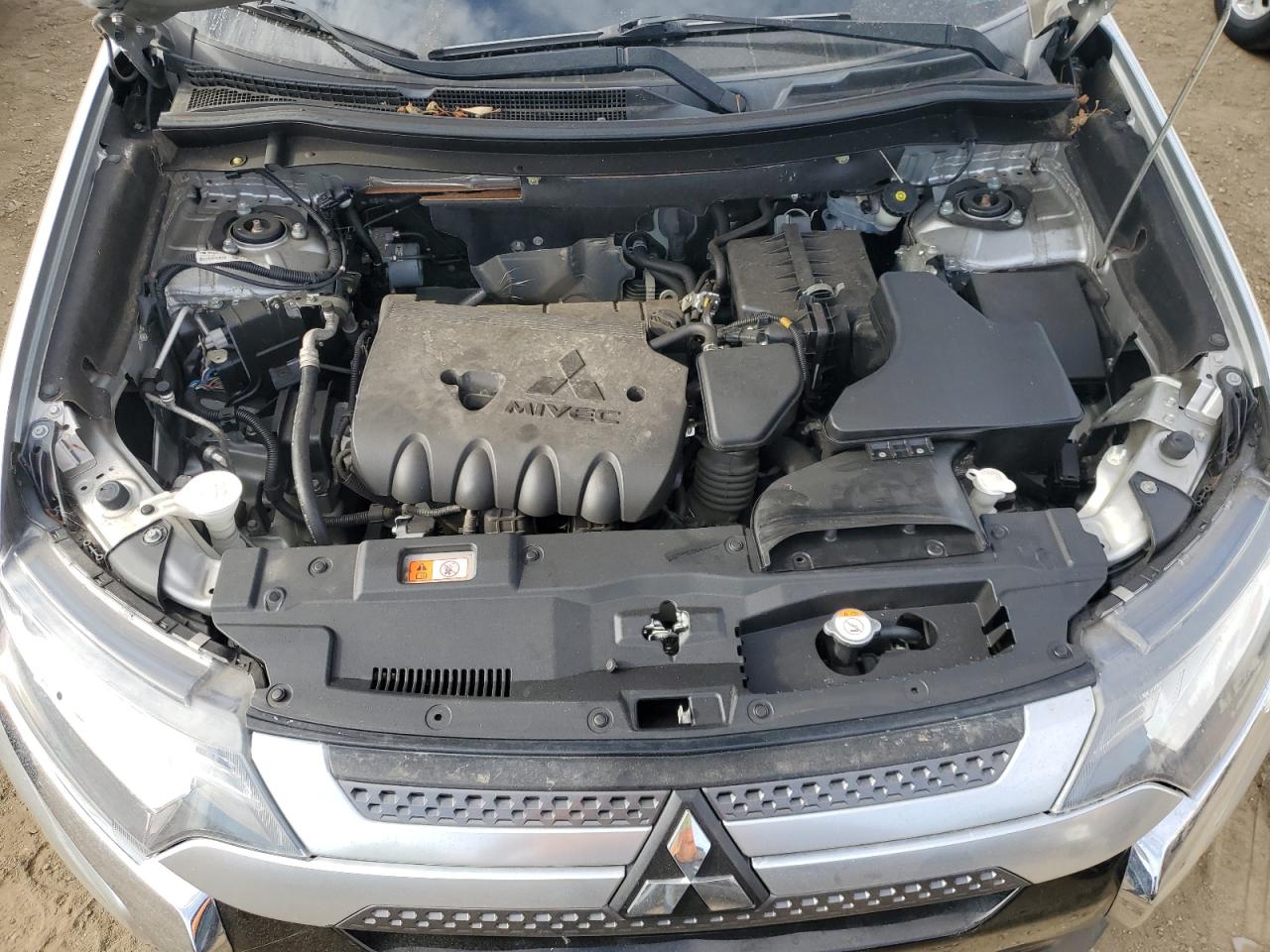 2019 Mitsubishi Outlander - Image 12
