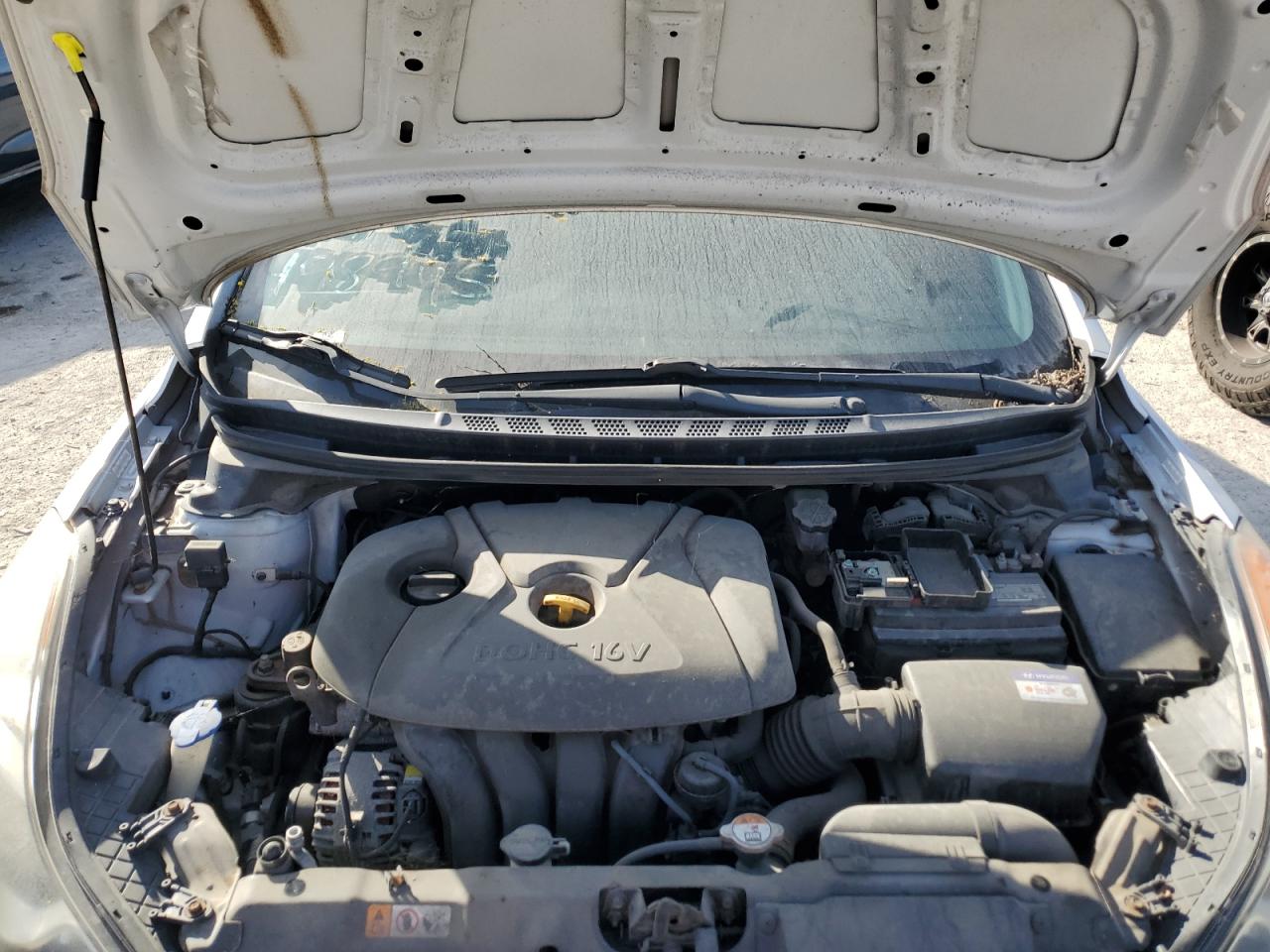 2013 Hyundai Elantra - Image 11