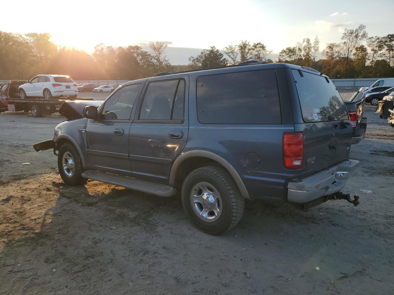 2000 Ford Expedition - Image 2