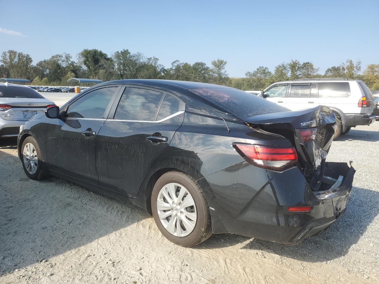 2020 Nissan Sentra - Image 2