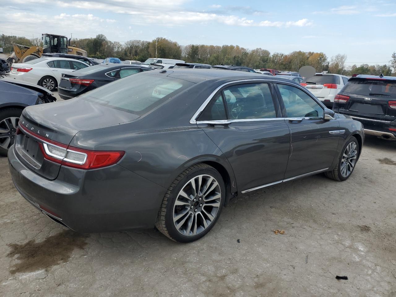 2017 Lincoln Continental - Image 3
