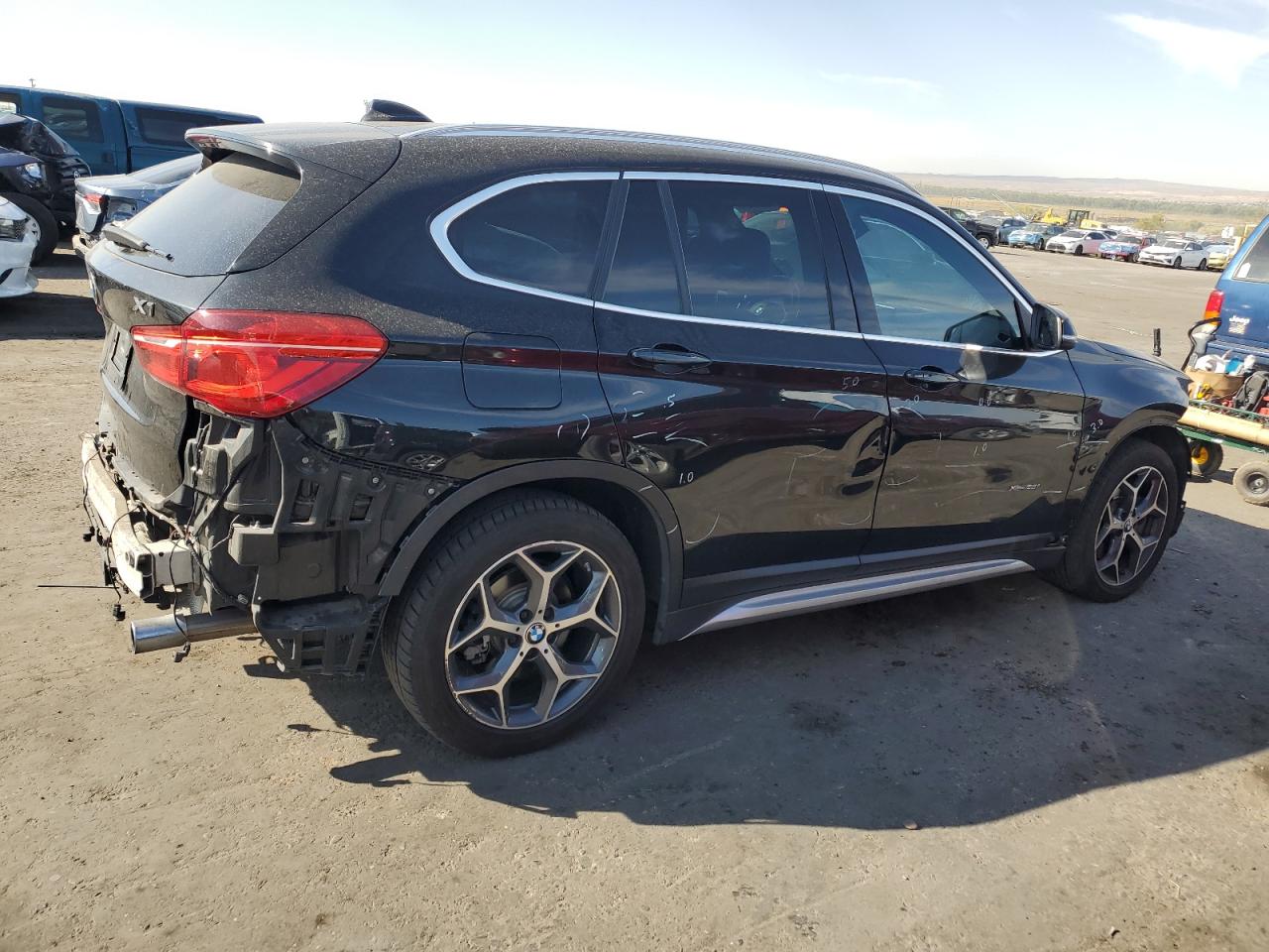 VIN WBXHT3Z34H4A54372 2017 BMW X1 no.3