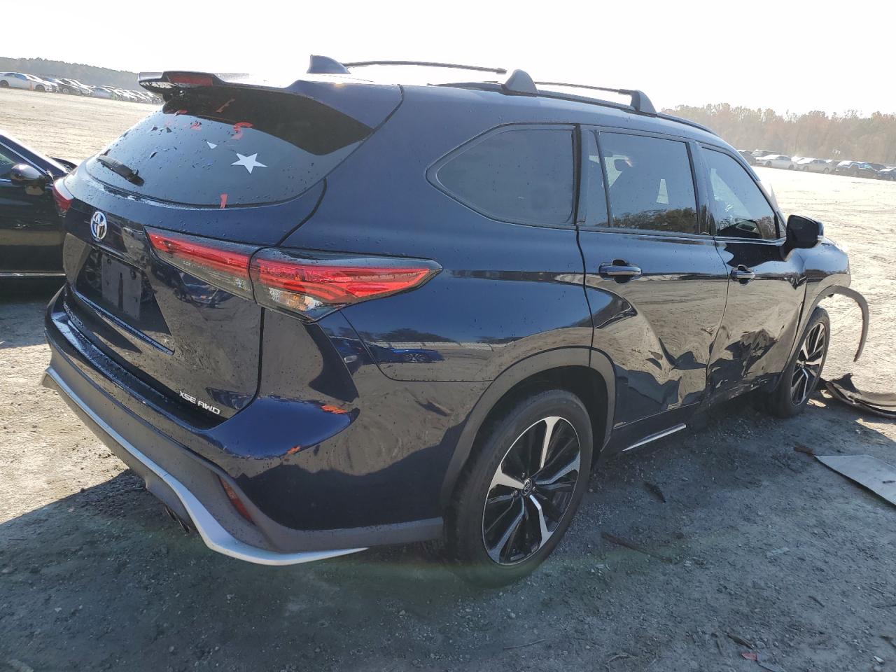 2021 Toyota Highlander - Image 3