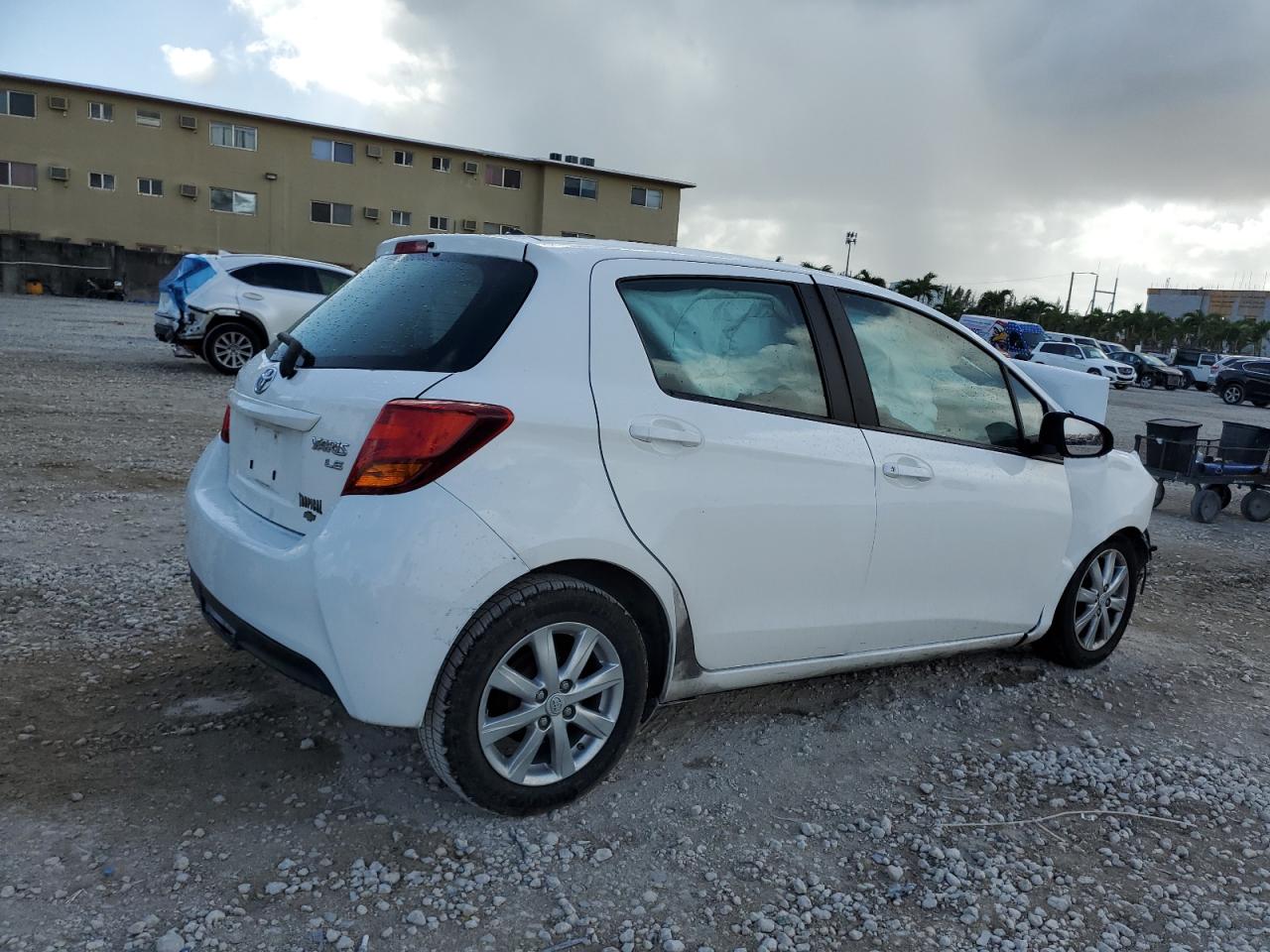 VIN VNKKTUD34GA065697 2016 TOYOTA YARIS no.3