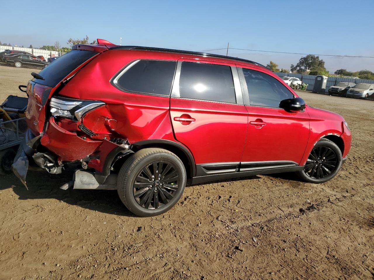 2020 Mitsubishi Outlander - Image 3