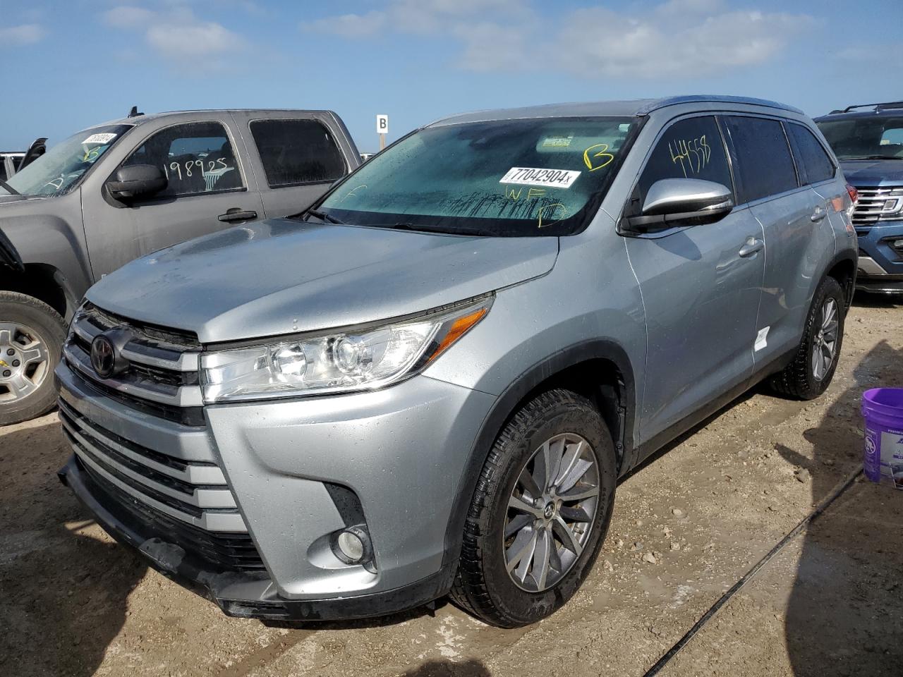 2019 Toyota Highlander - Image 1