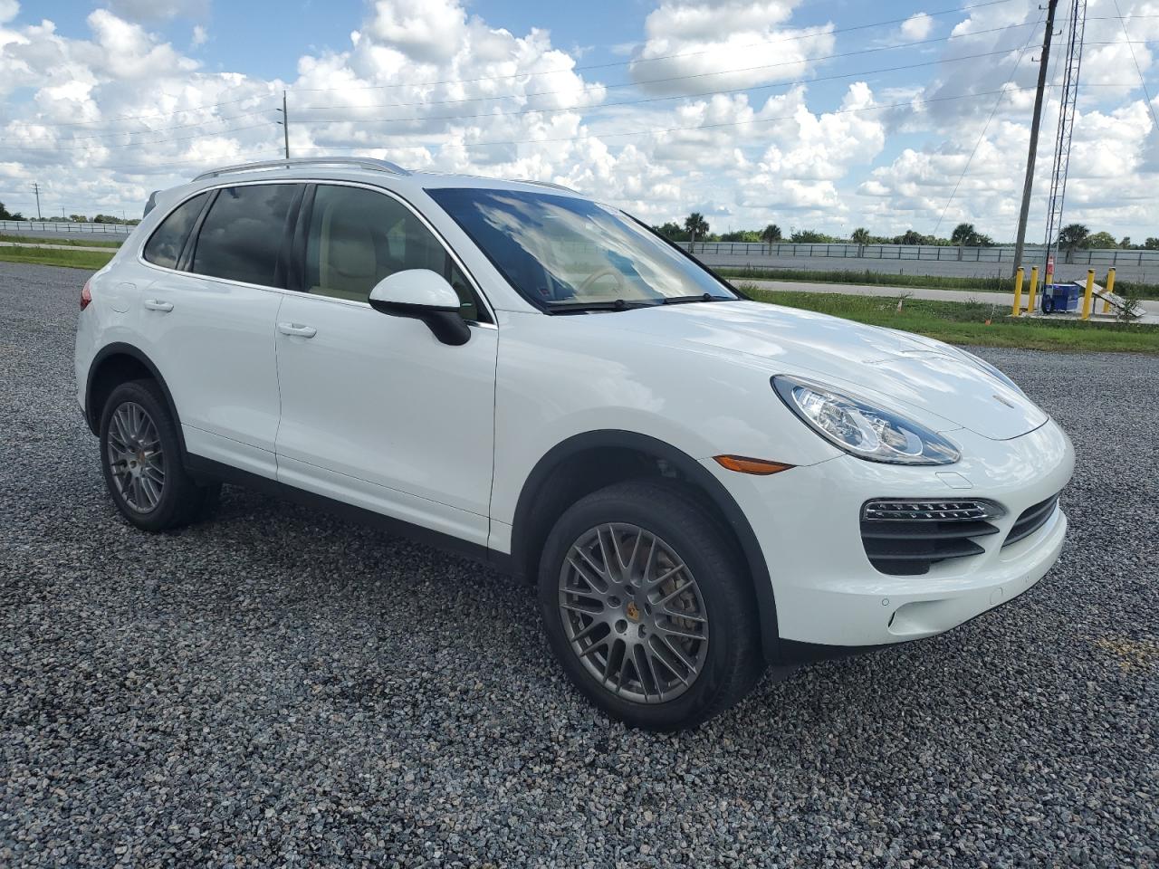 2013 Porsche Cayenne S VIN: WP1AB2A27DLA85352 Lot: 73949734