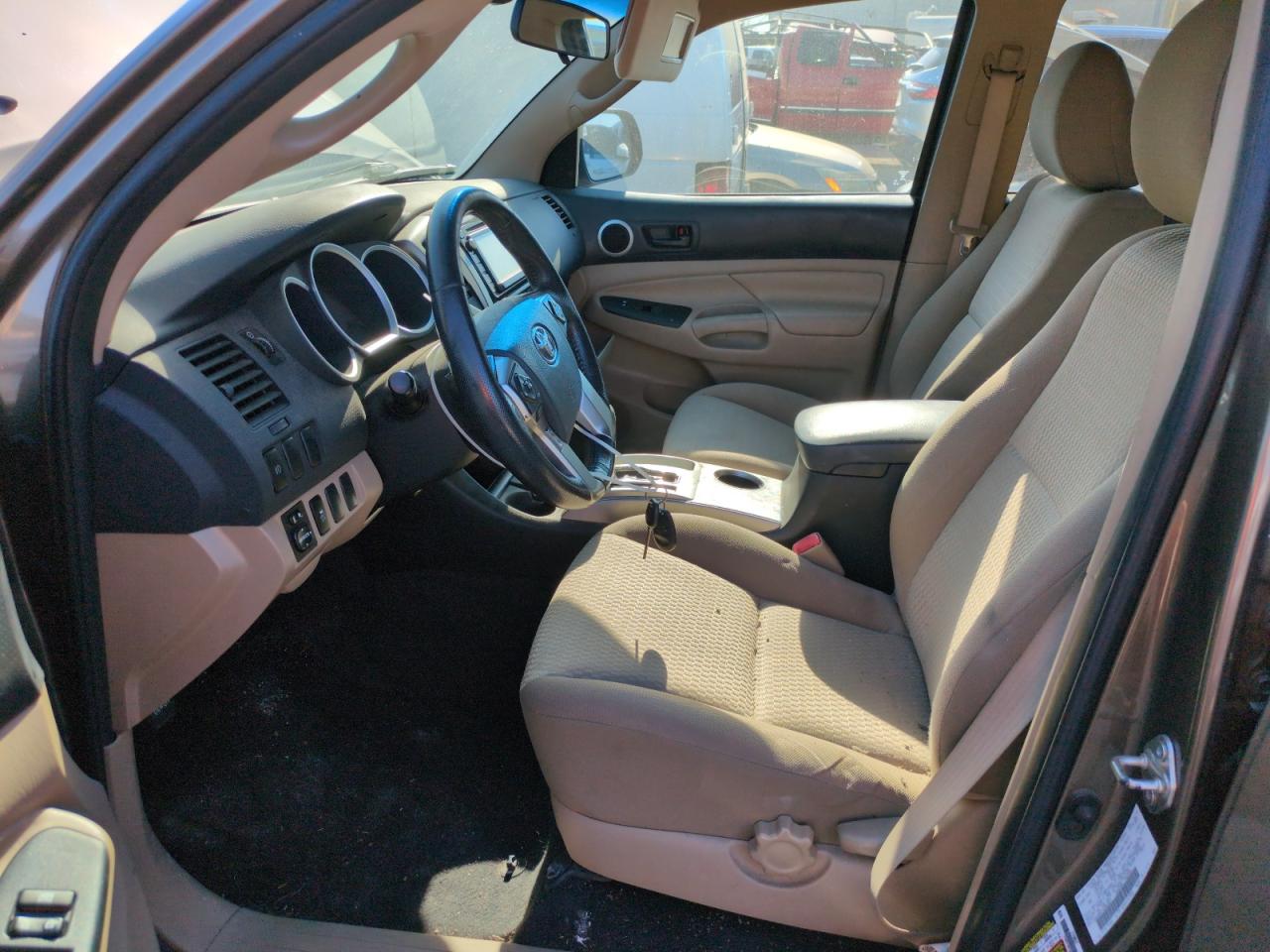 2015 Toyota Tacoma - Image 7