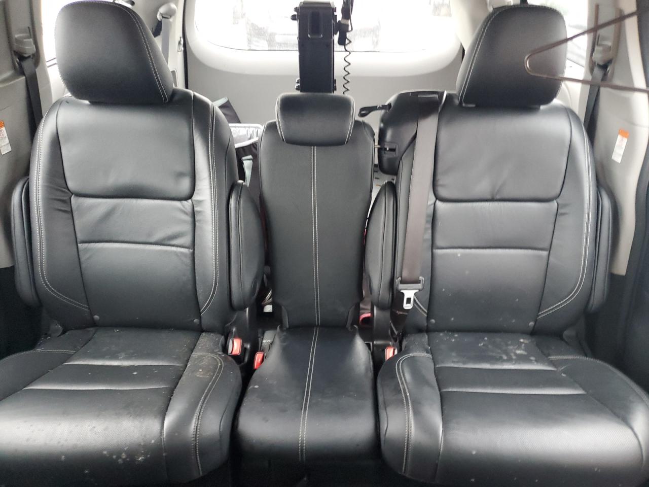 2017 Toyota Sienna - Image 10