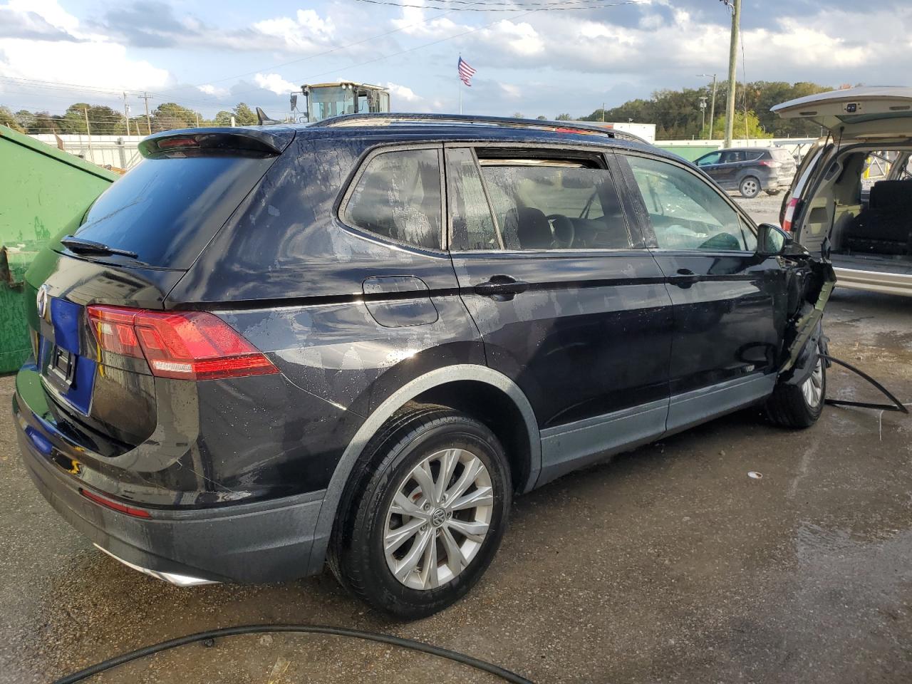 2020 Volkswagen Tiguan - Image 3