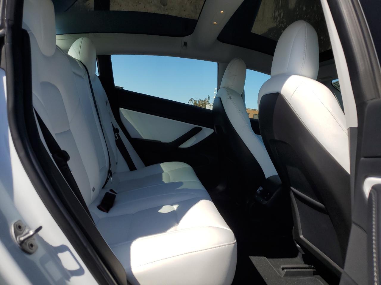 2018 Tesla Model 3 VIN: 5YJ3E1EB5JF074886 Lot: 74589374