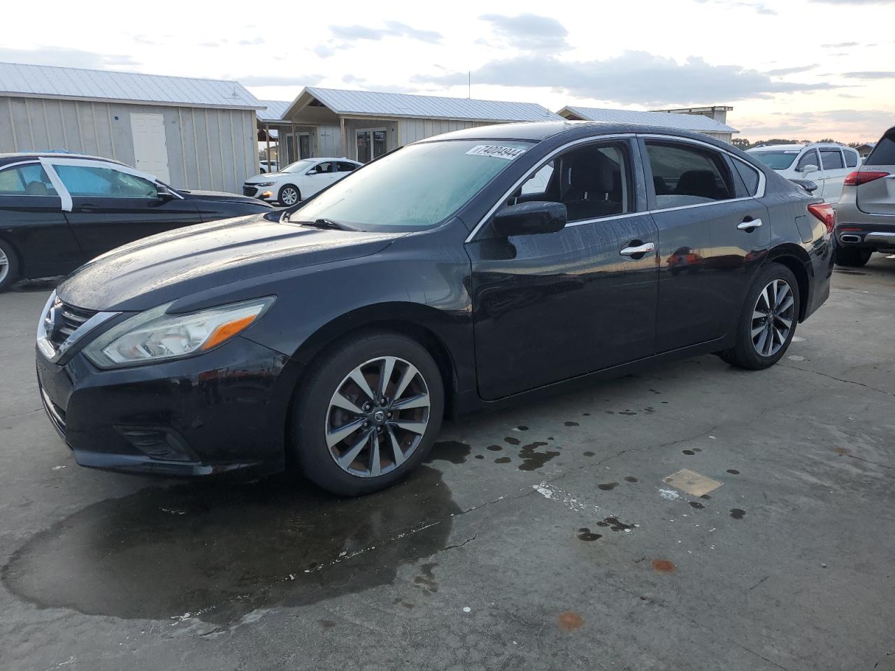 1N4AL3AP0HC275442 2017 NISSAN ALTIMA - Image 1