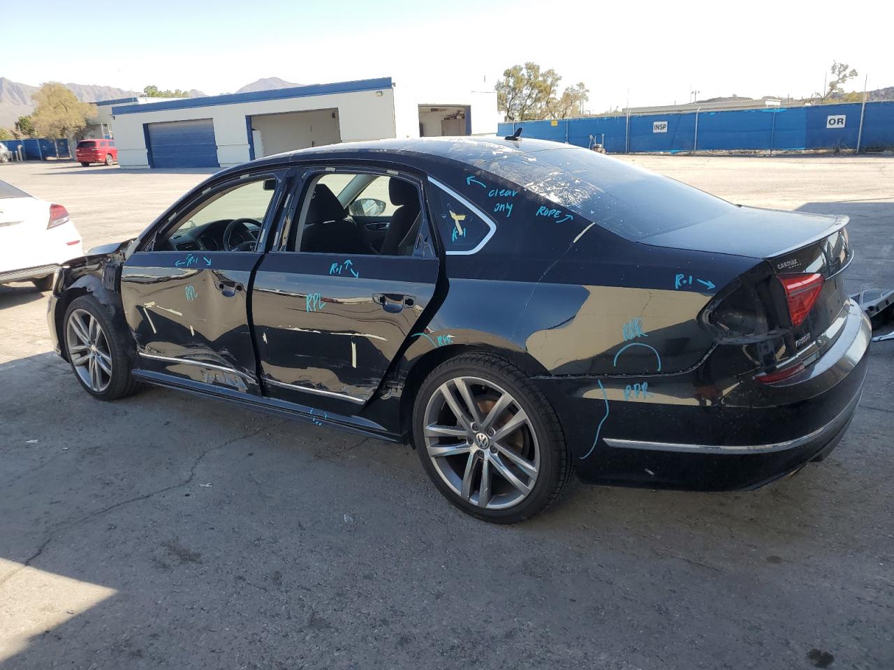 2016 Volkswagen Passat - Image 2