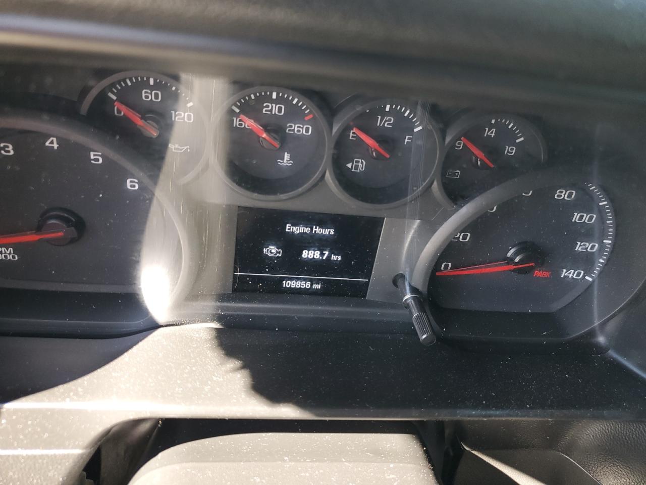 2019 Chevrolet Silverado - Image 9
