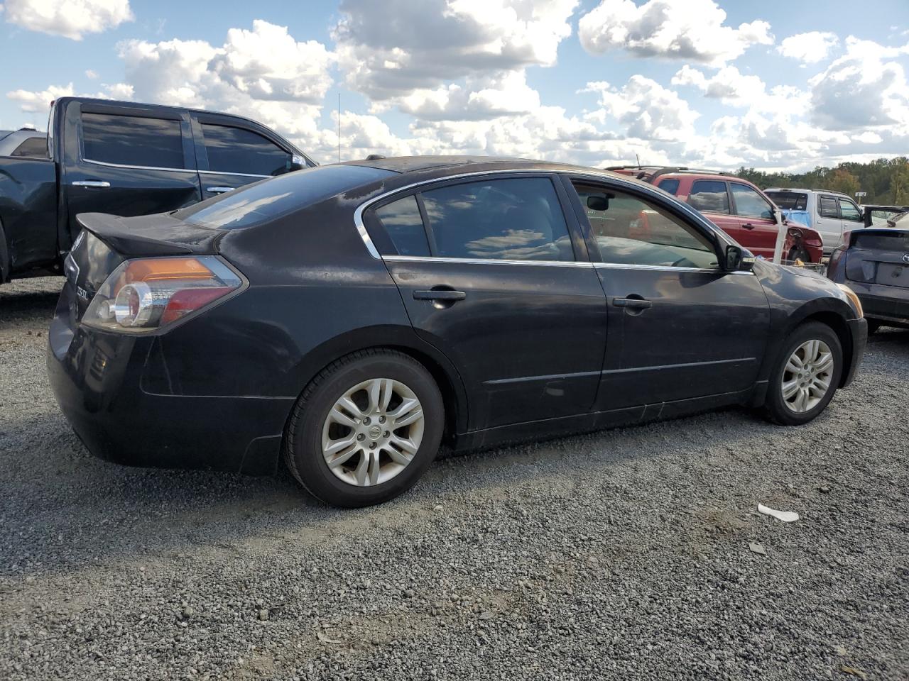 2010 Nissan Altima - Image 3