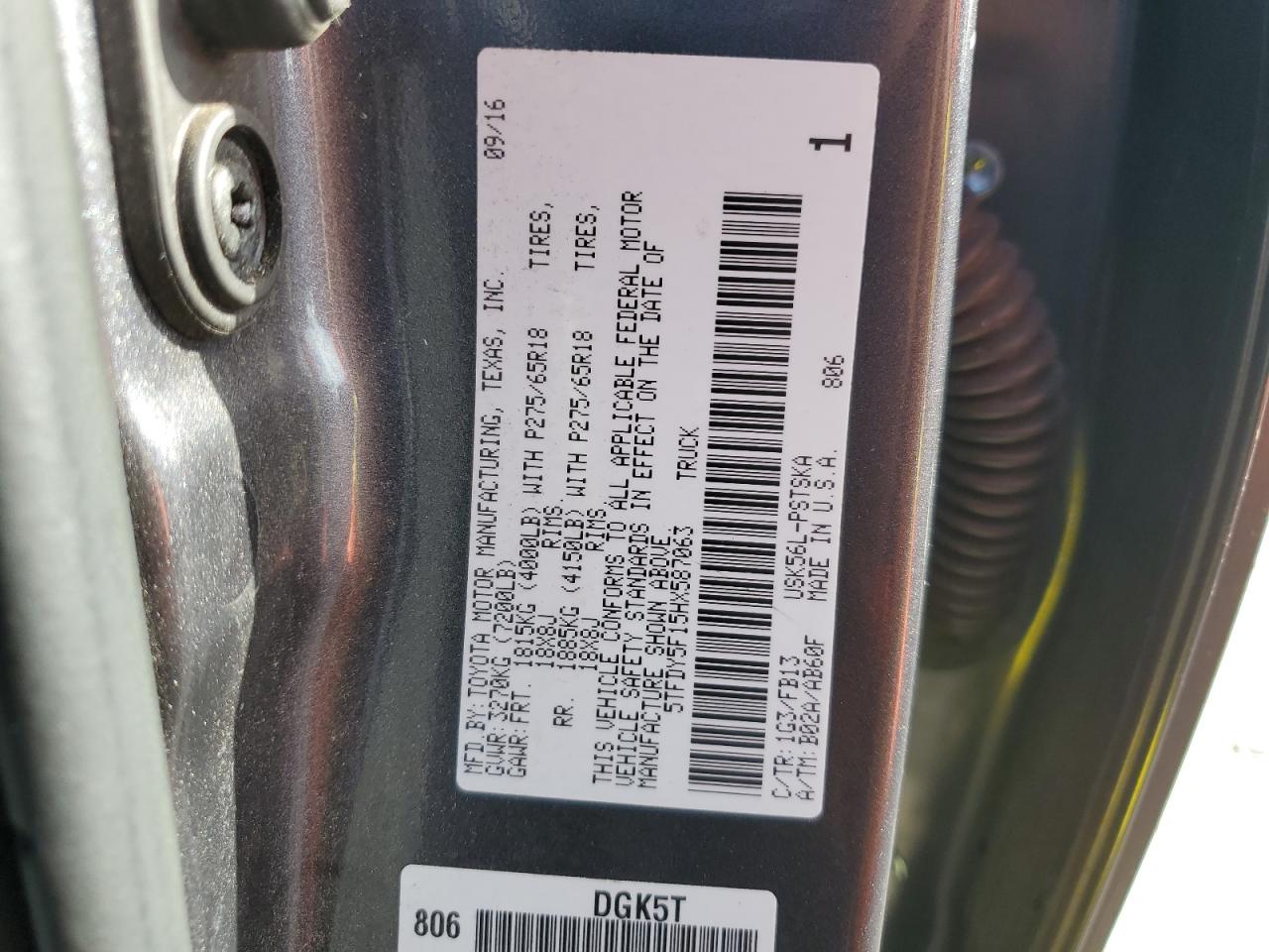 5TFDY5F15HX587063 2017 Toyota Tundra Crewmax Sr5