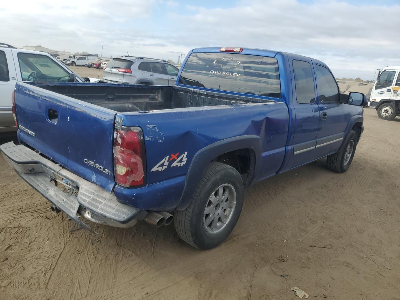 2004 Chevrolet Silverado - Image 3
