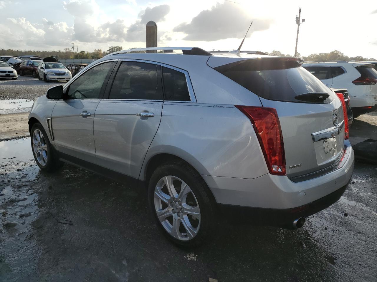 VIN 3GYFNDE3XDS594434 2013 CADILLAC SRX no.2