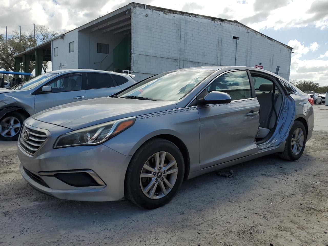 VIN 5NPE24AF5GH384364 2016 HYUNDAI SONATA no.1