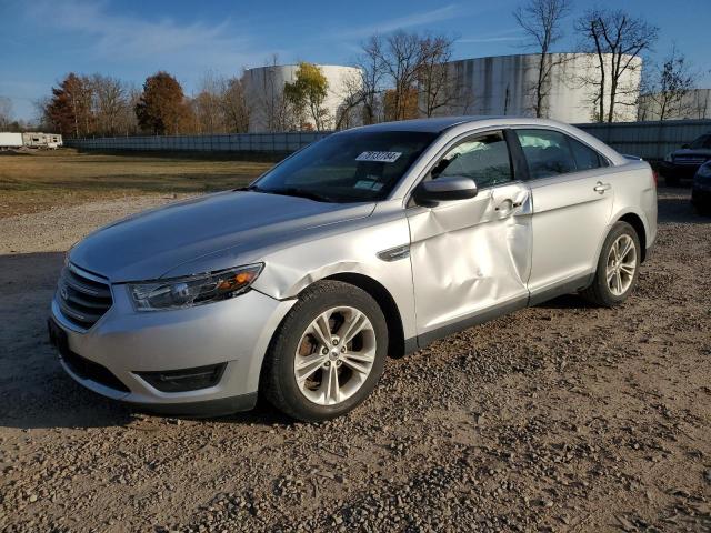  FORD TAURUS 2017 Silver