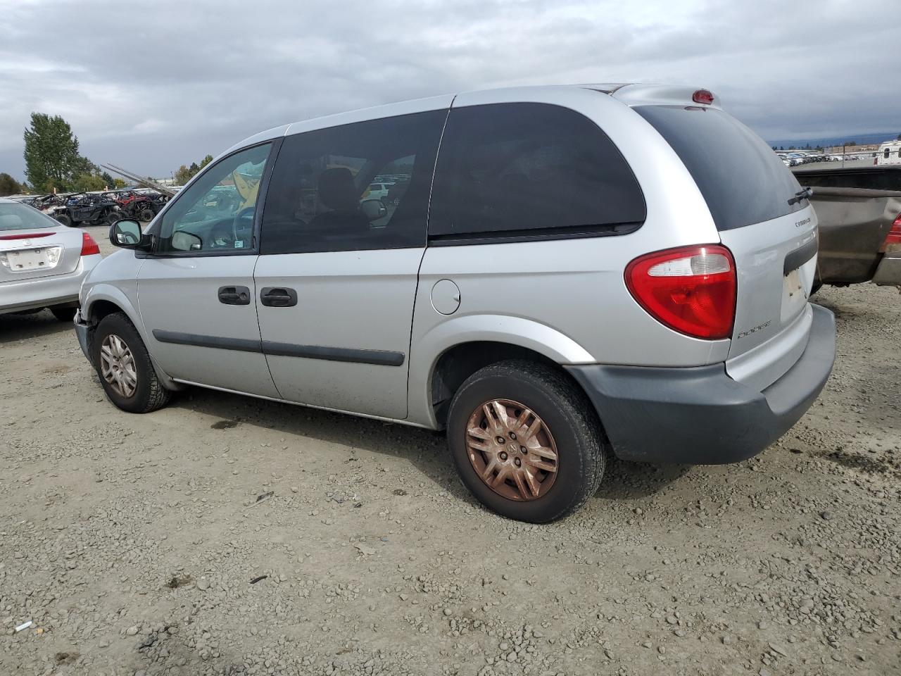 2005 Dodge Caravan - Image 2