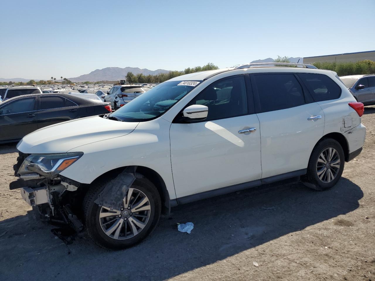 2017 Nissan Pathfinder - Image 1