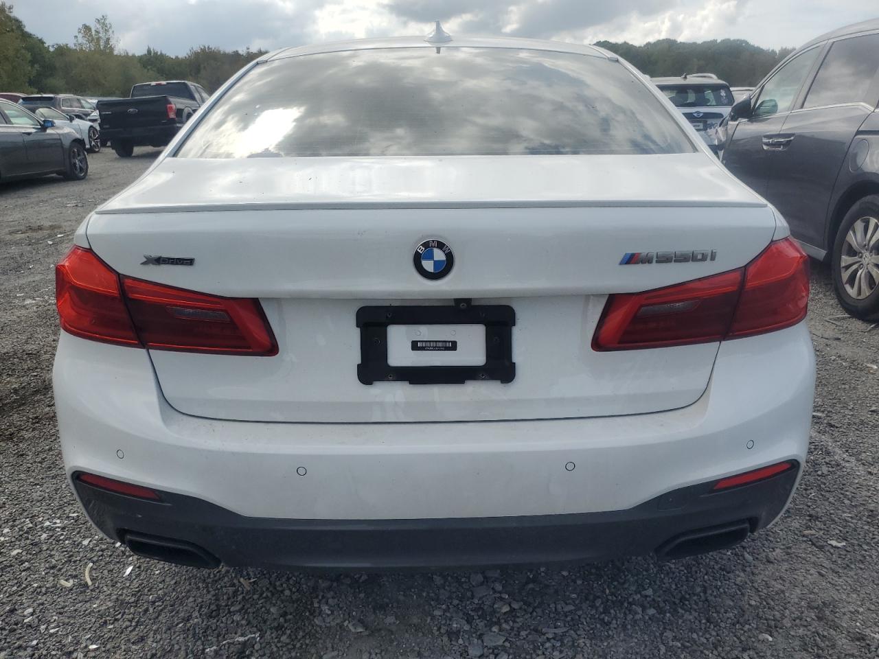 WBAJB9C54JG464182 2018 BMW M550Xi