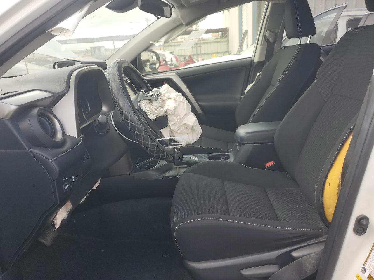 2017 Toyota RAV 4 - Image 7