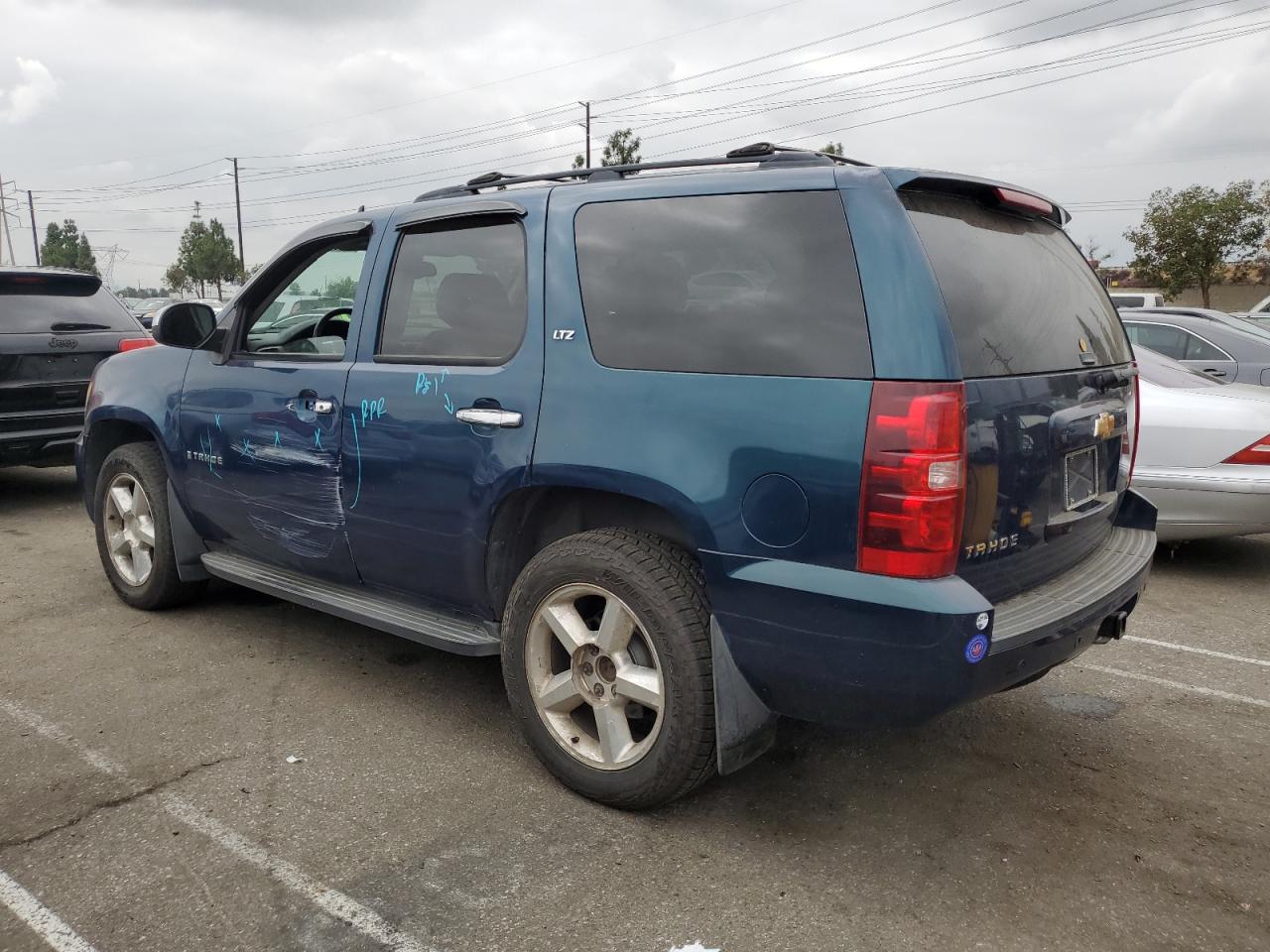 2007 Chevrolet Tahoe - Image 2